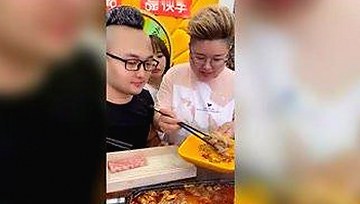 会喷水亲姐姐新作引爆争议，姐姐动作大胆尺度冲击眼球