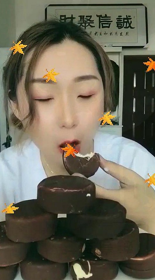 任时完近况揭秘：从直播间到话题中心，明星黑料背后的真相